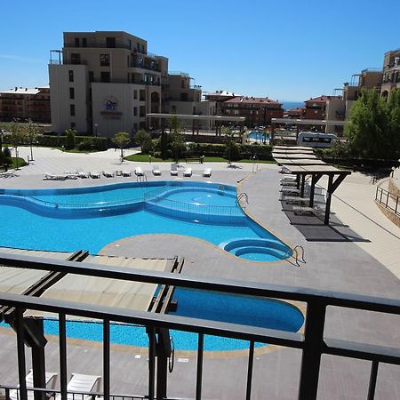 Menada Luxor Apartments Sveti Vlas Extérieur photo