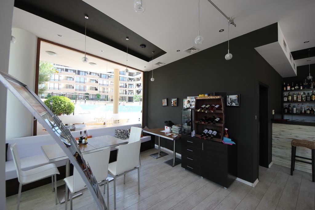 Menada Luxor Apartments Sveti Vlas Extérieur photo