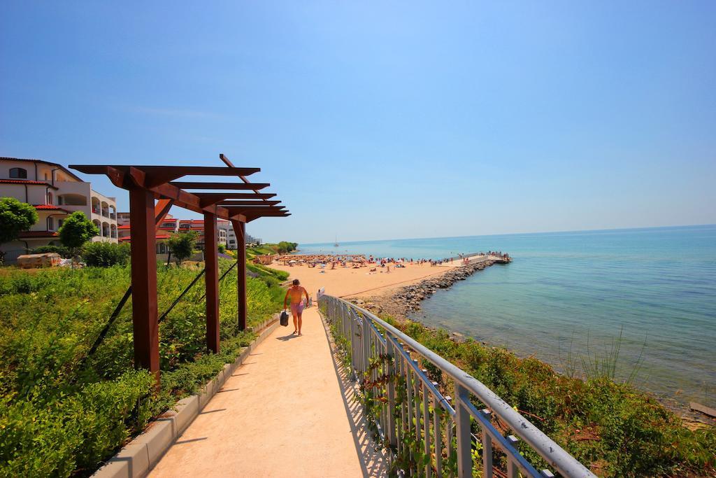 Menada Luxor Apartments Sveti Vlas Extérieur photo