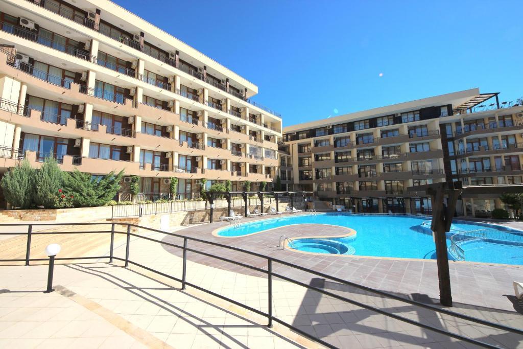 Menada Luxor Apartments Sveti Vlas Extérieur photo