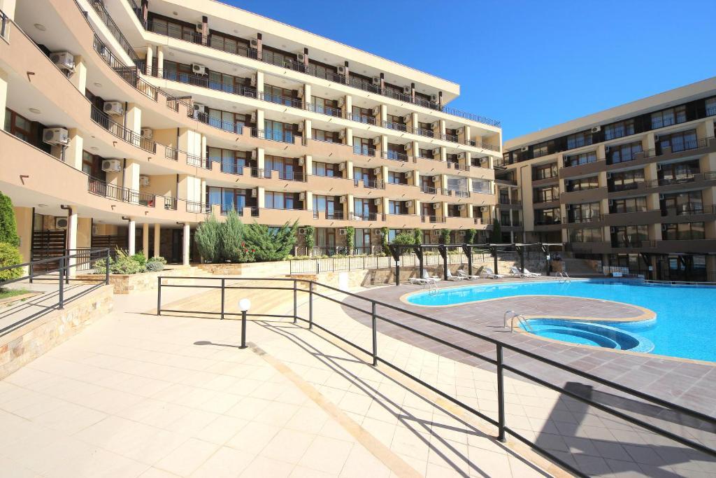 Menada Luxor Apartments Sveti Vlas Extérieur photo