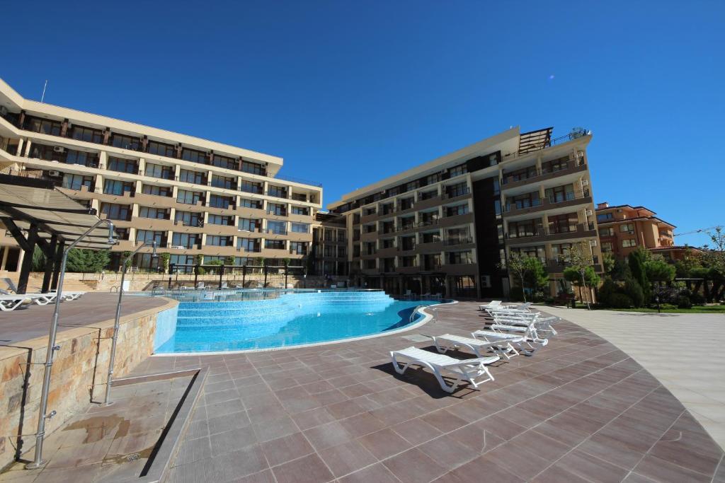 Menada Luxor Apartments Sveti Vlas Extérieur photo