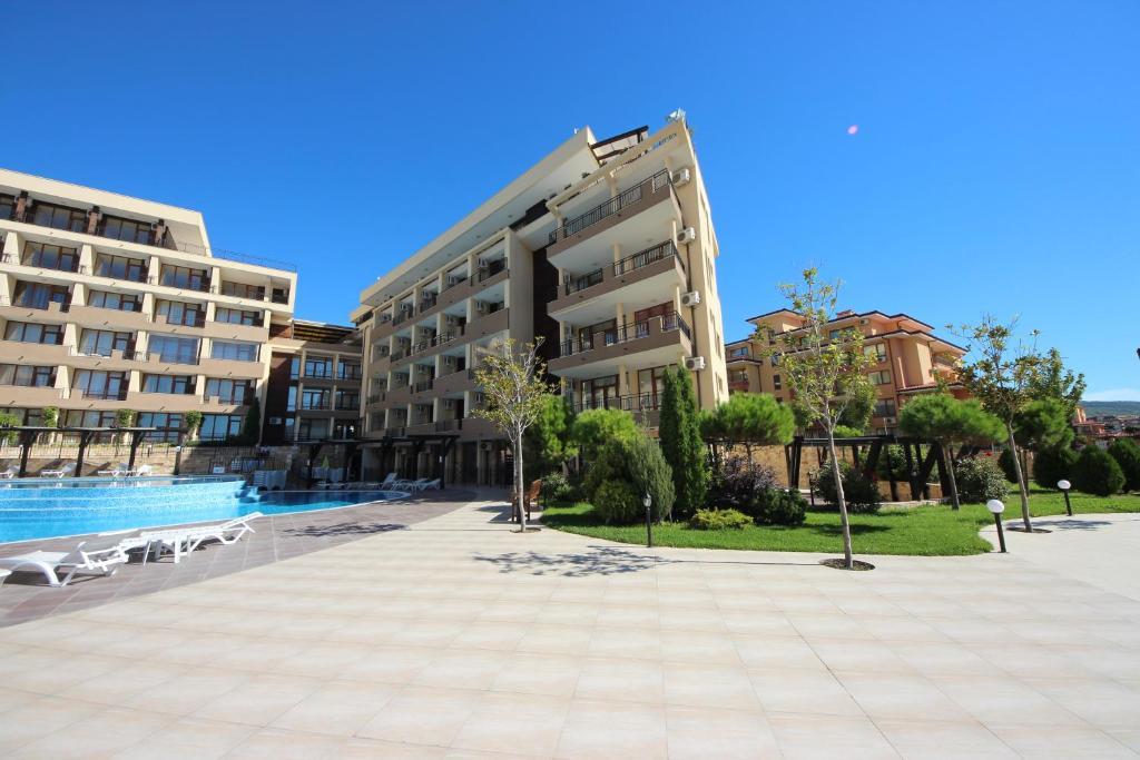 Menada Luxor Apartments Sveti Vlas Extérieur photo