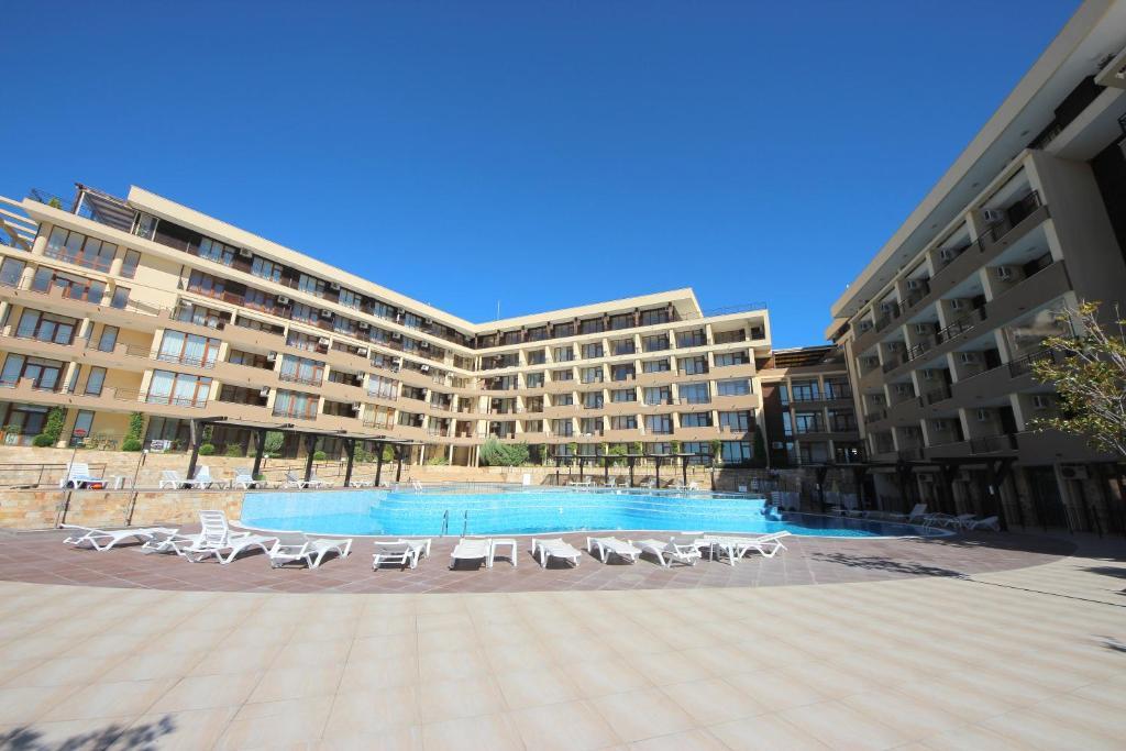 Menada Luxor Apartments Sveti Vlas Extérieur photo