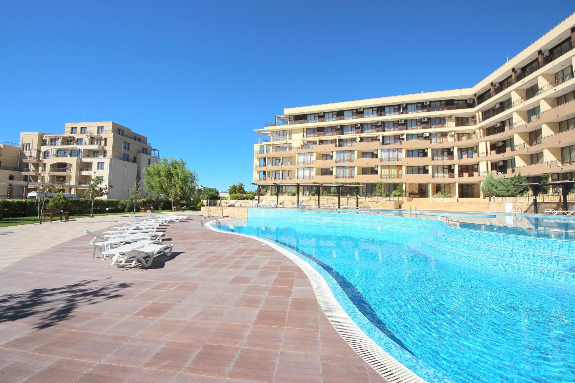 Menada Luxor Apartments Sveti Vlas Extérieur photo