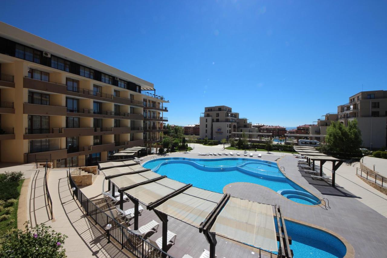 Menada Luxor Apartments Sveti Vlas Extérieur photo
